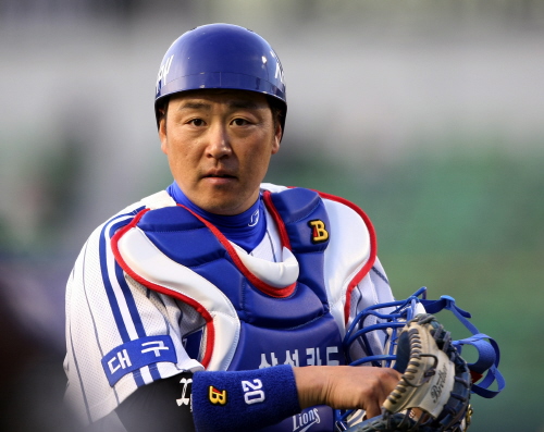 [베이스볼 테마록]포수에게 물었다. 초구 치는 타자 어때요?