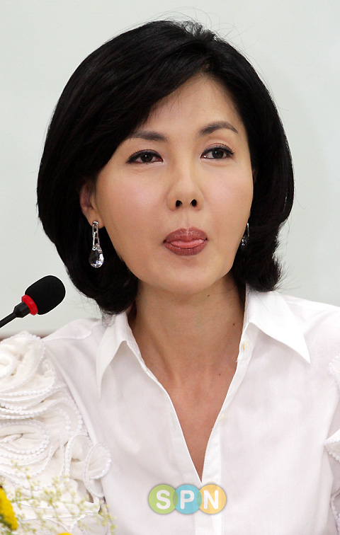 [포토]백지연 전 앵커, '교육사업가로 변신해요~'