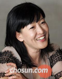 윤석화 "씻고 싶었던 때 벗겨내 후련하고 감사"
