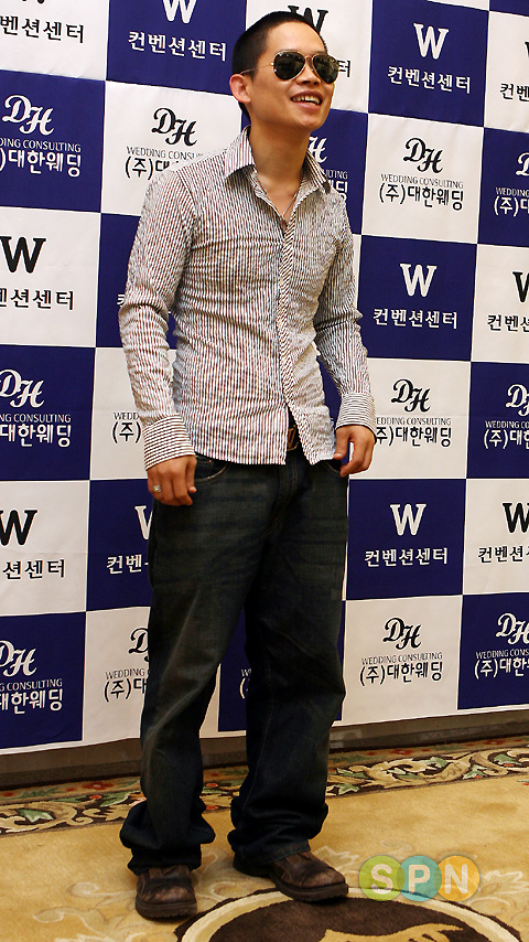 [포토]김형인, ''첫날밤엔 와인대신 복분자주를...''