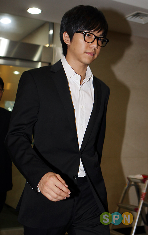 이승기 신종플루 확진판정…'12일 LA 공연 취소'