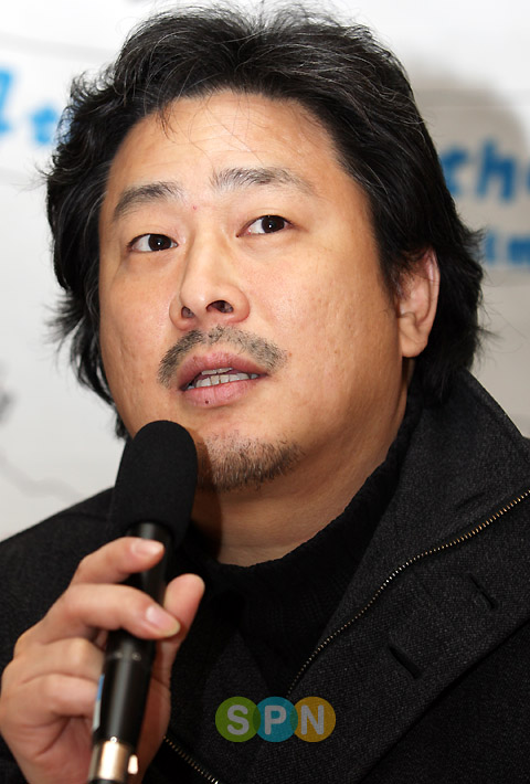 [포토]박찬욱 감독, '2009 시네마테크 보러 오세요~'
