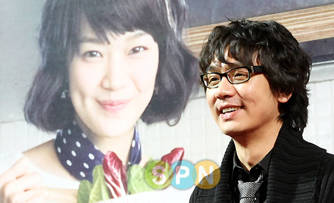 [포토]김태우, ''사랑하는 아내 신민아 옆에서 온화한 미소''