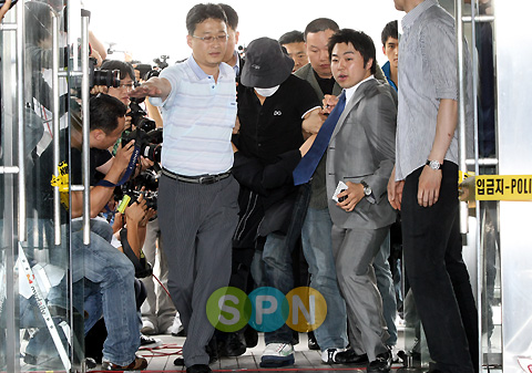 장자연 소속사 前대표 '압송'…성상납 진실, 이번엔 밝혀질까?