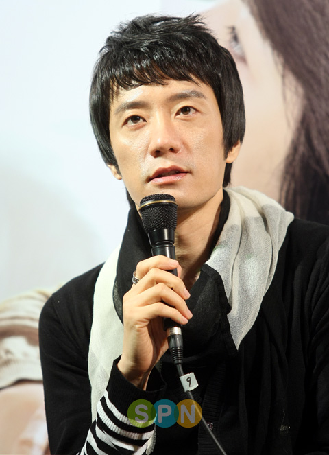 [포토]김명민, ''영화 재밌게 보셨나요?''