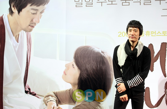 [포토]김명민, ''영화 많이 사랑해주세요''