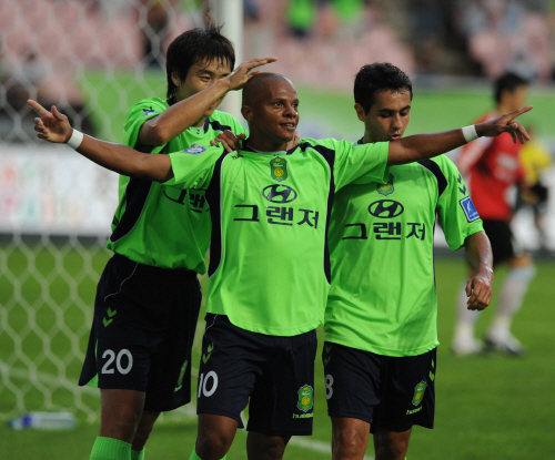 프로축구 정규리그 1위 다툼 '3파전' 압축