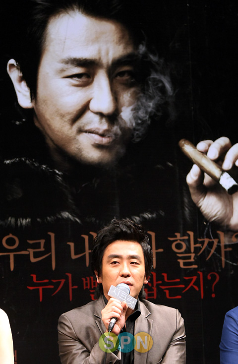 [포토]류승룡 ''조직의 보스역활이에요''