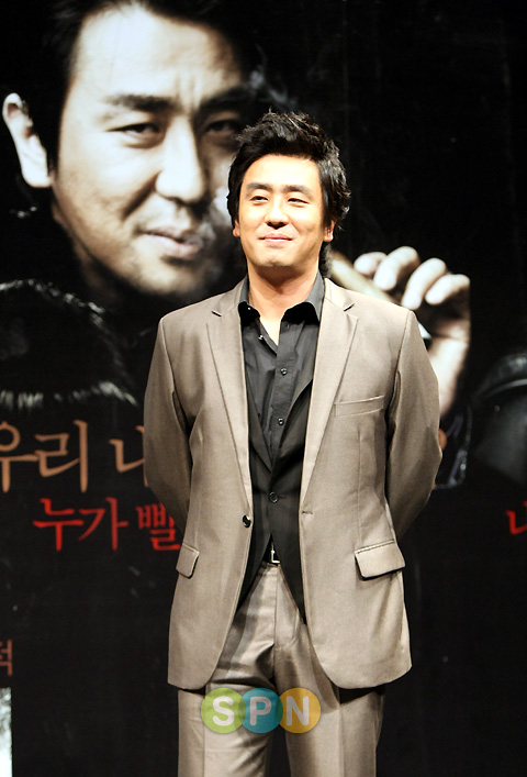 [포토]류승룡 '잔혹한 보스역'