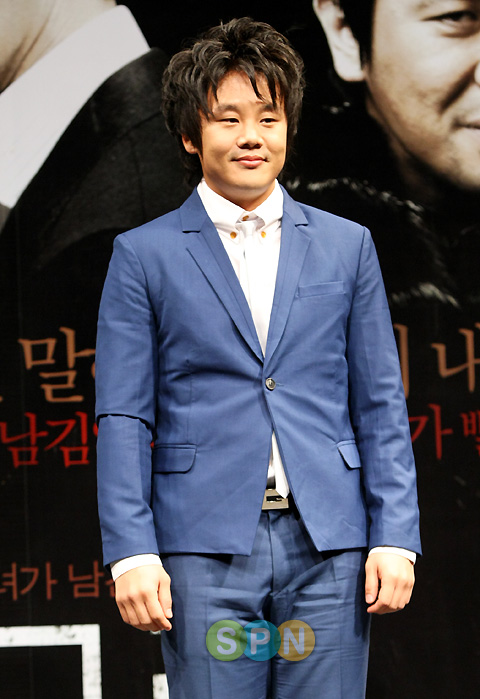 [포토]김인권 ''오늘 패션 어때요?''