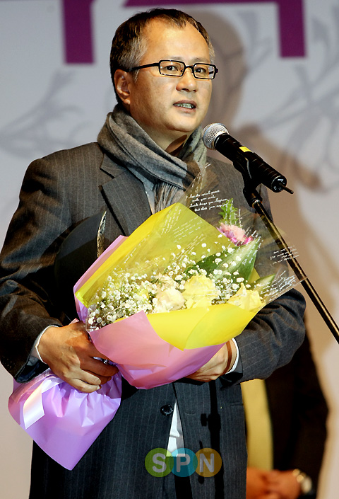 [포토]송승환 대표 ''10년 후에도 상을 받도록 노력하겠다''