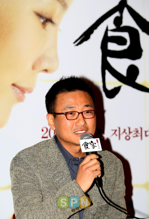 [포토]'식객' 백동훈 감독, '김치를 세계에 더 알리고 싶어요~'