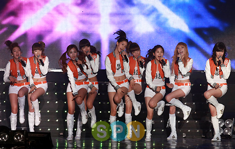 [포토]소녀시대 ''각선미 대결''