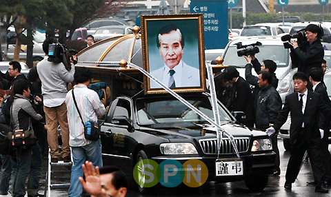 [포토]''화장터로 향하는 故 배삼룡''