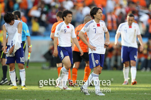 (오늘의 월드컵)일본, 한국과 동반 16강 오를까?