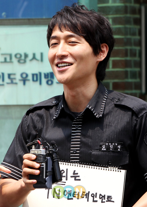 [포토]김인석 ''토니안 사장님~ 빨리 제대하세요!''