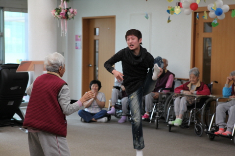 `봉사활동` 김홍준 `제가 더 즐거워요`