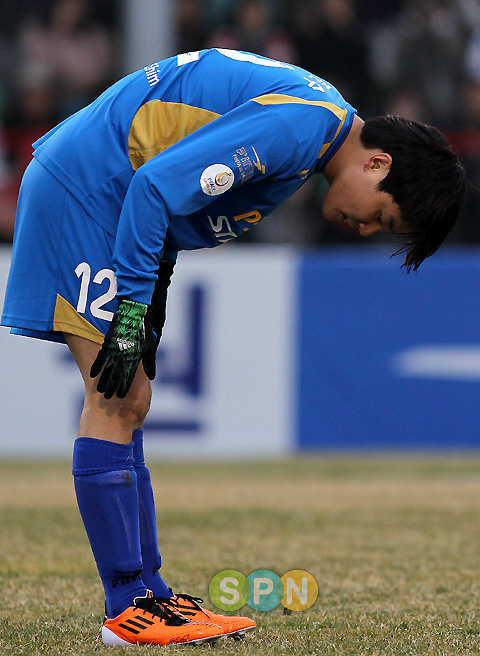 [포토]김준수 `오늘 내 무릎 남아나질 않겠네`