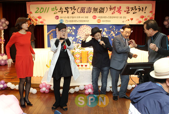 [포토]박미선-송은이-이홍렬 `웃음으로 봉사해요`