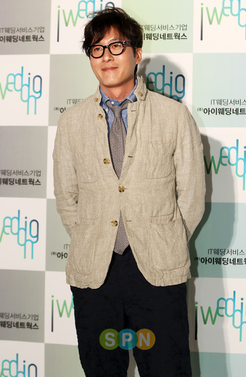 [포토]김주혁 `유선씨! 행복하세요`