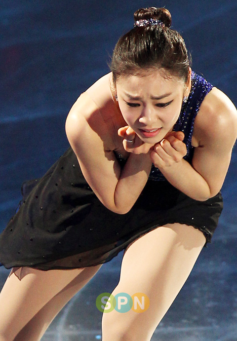 김연아, 아이스쇼 환상연기...새 갈라 'Fever' 첫 선