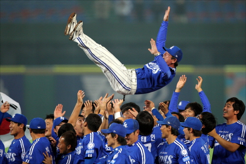 삼성 아시아 제패, 잠자던 일본 야구를 깨우다