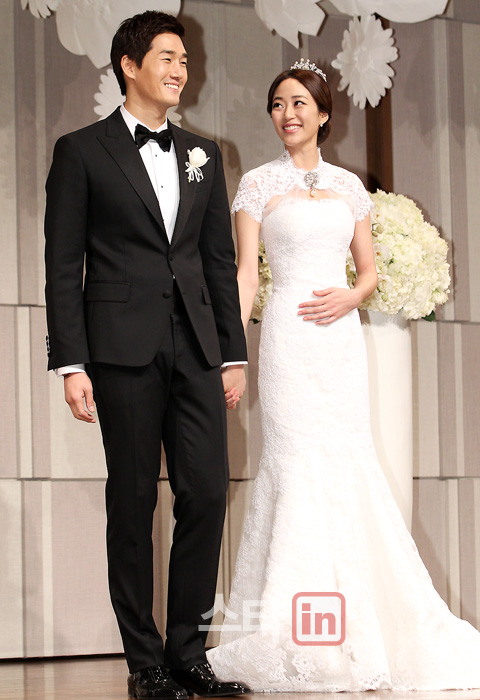 `결혼` 유지태·김효진 "행복하게 잘 살게요"