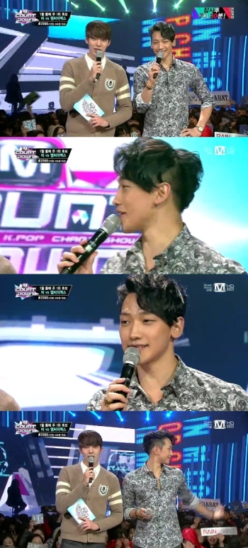 ''엠카'' 비, 김우빈의 "살인미소 보여달라" 요청에 당황 ''투샷은 훈훈''