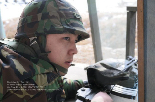 ''일병'' 강인 "입대 후 체중 많이 줄었다"