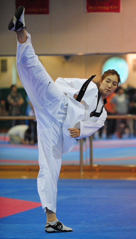 [런던2012]태권도 -67kg 황경선, 8강행...2연패 순항