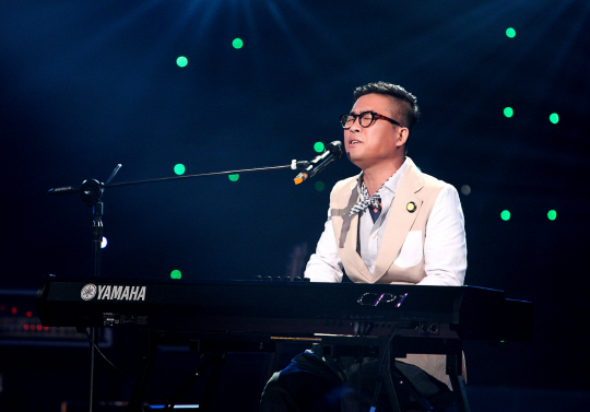 김건모, 빗속 콘서트 후 ''나가수2'' 자진 하차