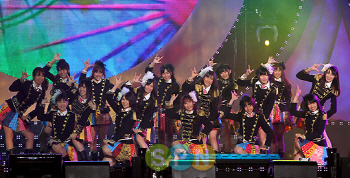 日 AKB48 멤버, 야스쿠니신사 참배 ''논란''