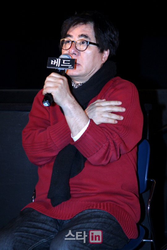 [포토]질문에 답하는 박철수 감독