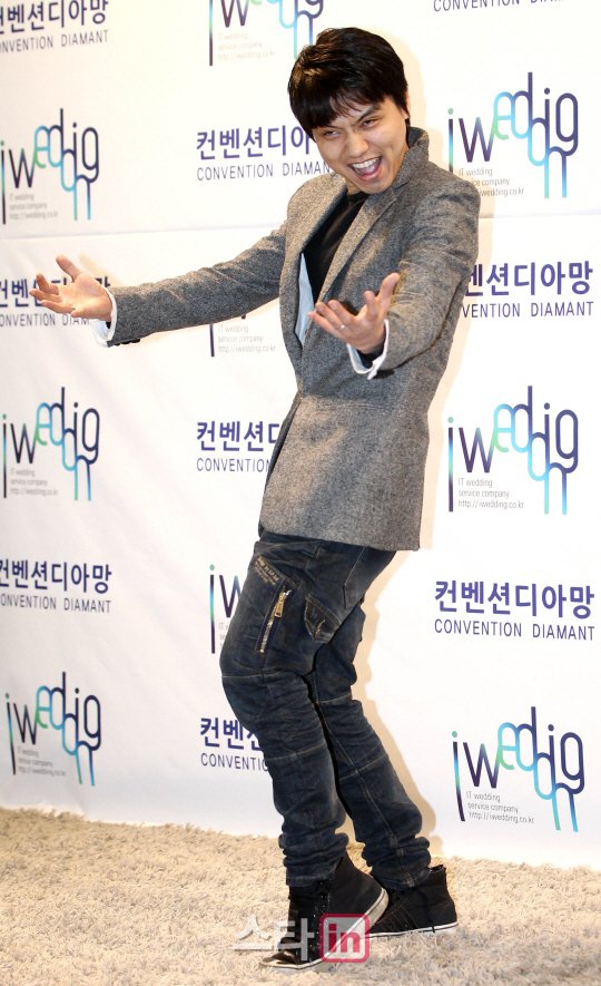 [포토]조지훈 ''신부가 예뻐~''