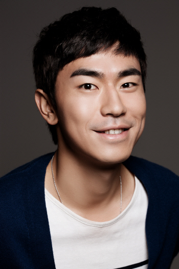 '상어' 이시언, 김하은·배그린과 한솥밥