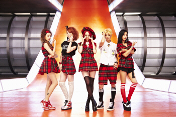 f(x), 정규 2집 인기에 수록곡 '에어플레인' 무대 공개
