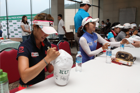 건국대 프로암 대회에 KLPGA 스타 총출동...발전기금 기탁
