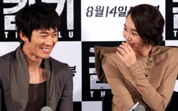 '감기' 수애, 성숙된 모성애 연기..'심야의 FM'과 다르다