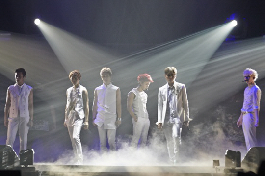 비스트 콘서트, 日 ‘뷰티풀쇼 인 고베’ 열도 홀렸다