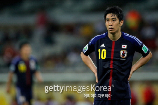 '해외파 총동원' 일본, 우루과이에 2-4 완패...포를란 2골