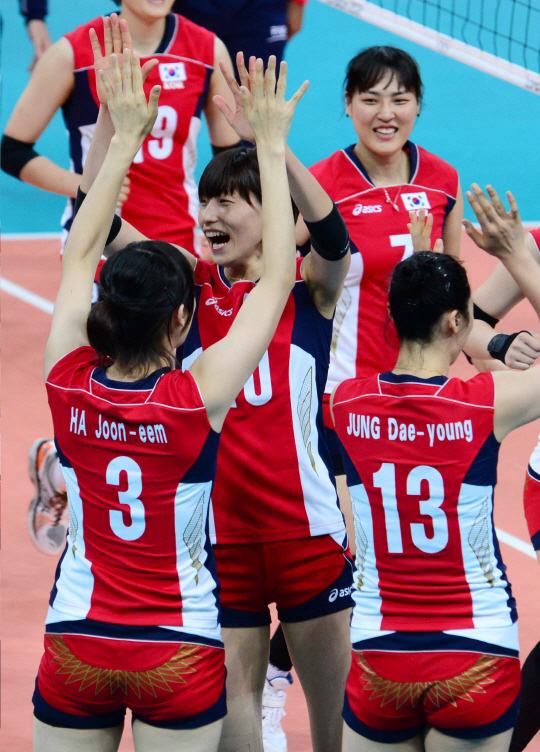'김연경 24점' 한국 女배구, 대만 꺾고 亞선수권 3연승