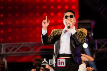 싸이, 美 전설적 록밴드 에어로스미스의 스티븐 타일러와 신곡 작업