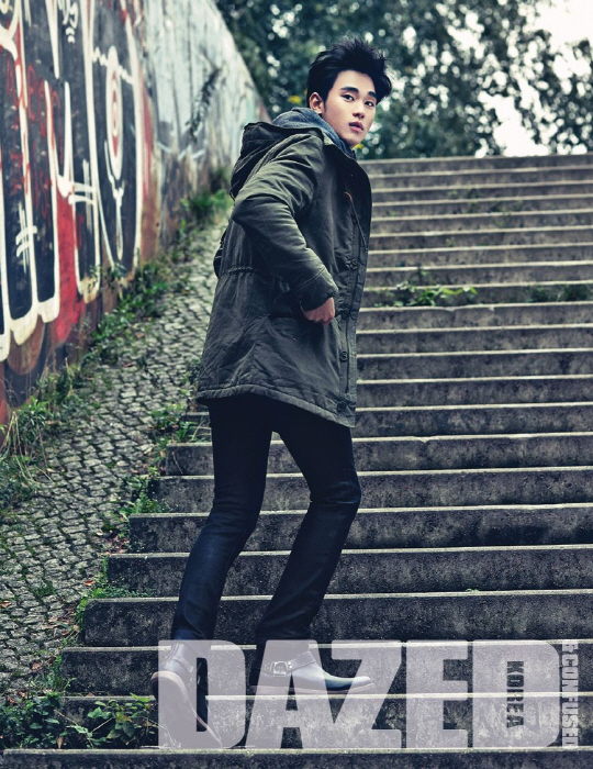 [포토]김수현 베를린 화보, 완벽한 비율 ‘모델 포스 발산’