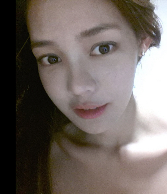 ‘김민준 여친’ 안현모, 무결점 민낯 ‘아찔 쇄골라인’