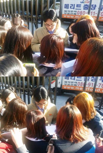 '응사' 김성균, 역시 '포블리!'..소녀 팬들에 둘러쌓여 즉석 싸인회
