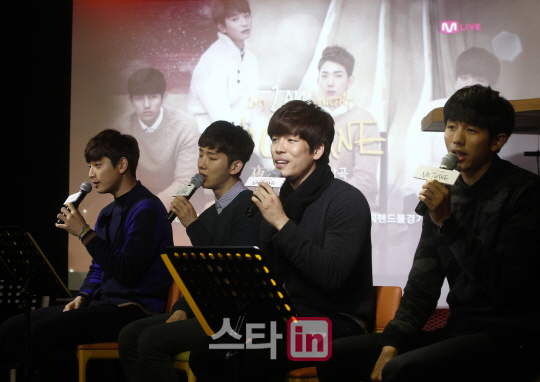 [포토]2AM, 세 번째 미니앨범 곡 '그냥 있어줘' 공개