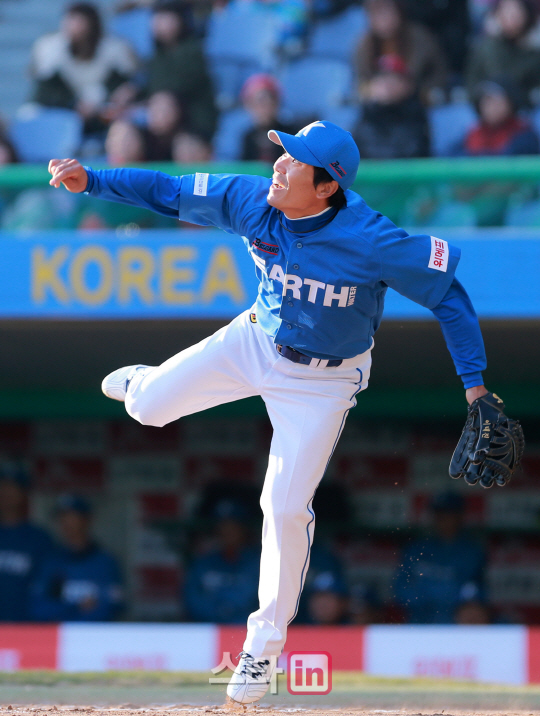 [포토]이대진 '날아가라'