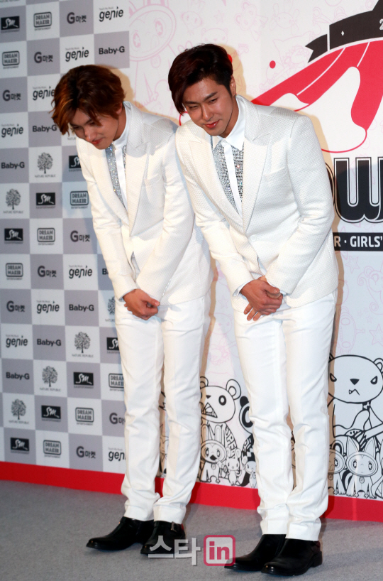 [포토]동방신기 '10주년 감사합니다'