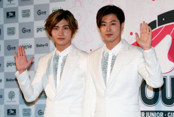 '컴백' 동방신기, 비와 동반 활동 "K팝 발전 좋은 영향 끼치길"
