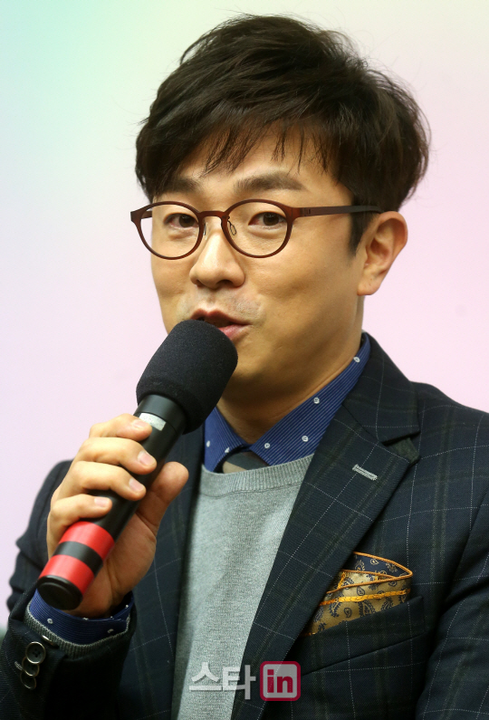 [포토]인사말하는 성대현